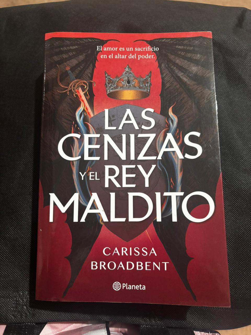 Las Cenizas Y El Rey Maldito (Las Coronas de Nyaxia 2)